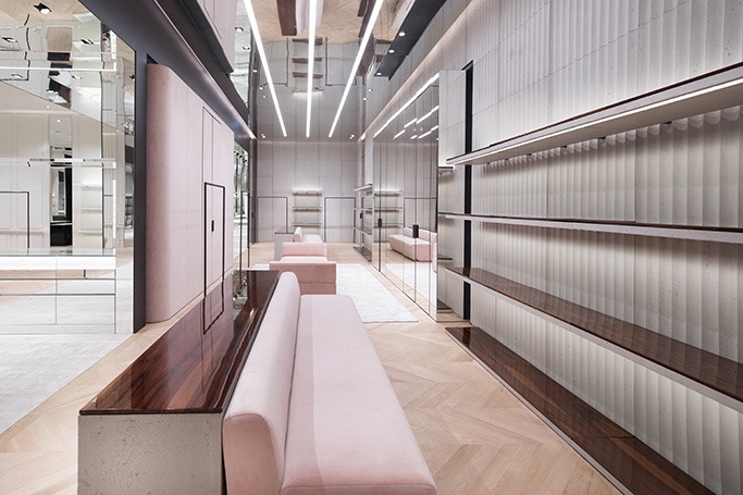 Givenchy Boutique in Fashion Avenue, Dubai Mall Givenchy Boutique in Fashion Avenue, Dubai Mall 3